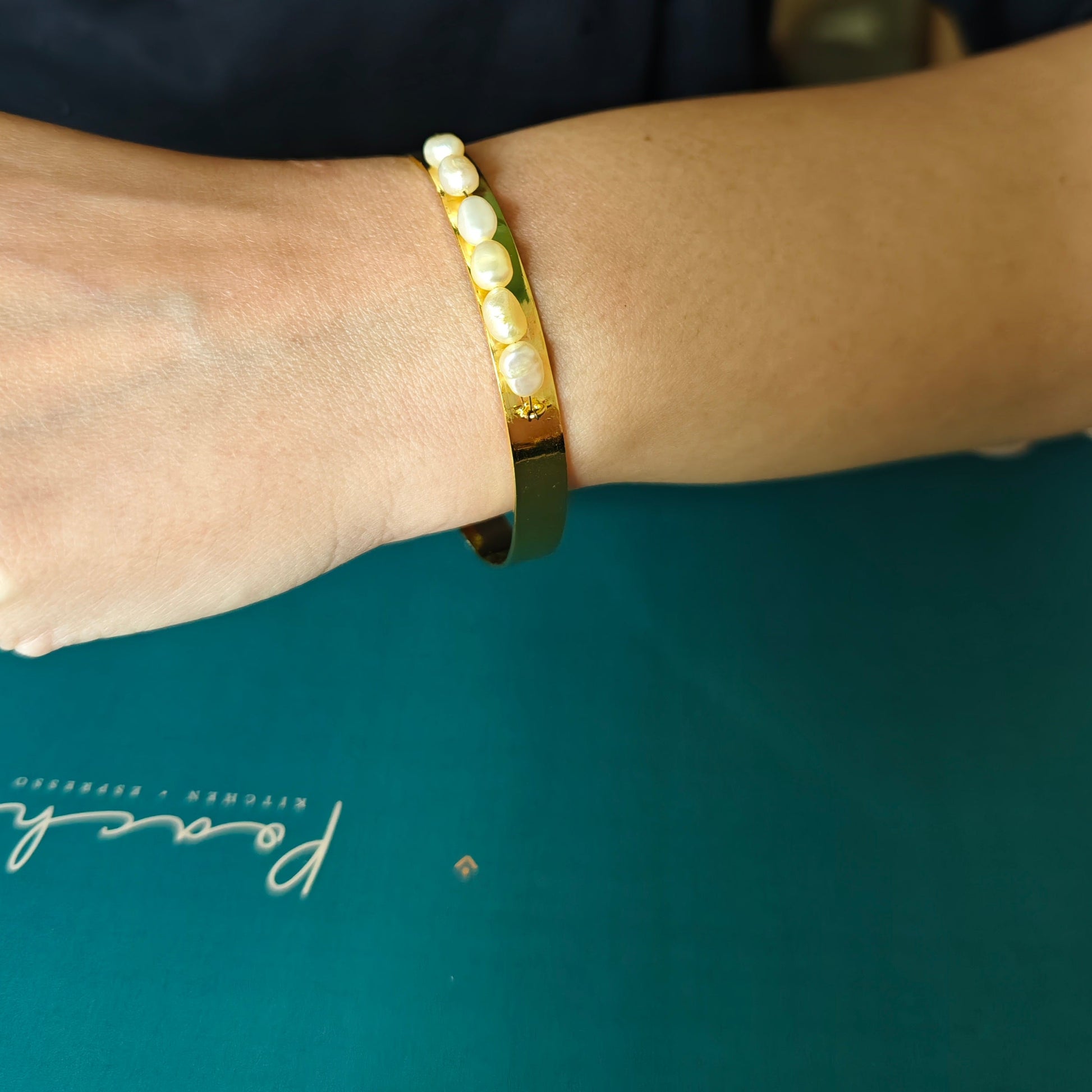 tumble_pearl_bracelet