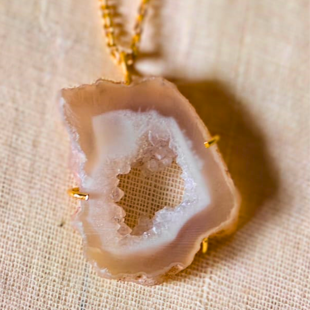 White-Druzy-Agate-Stone-Pendant